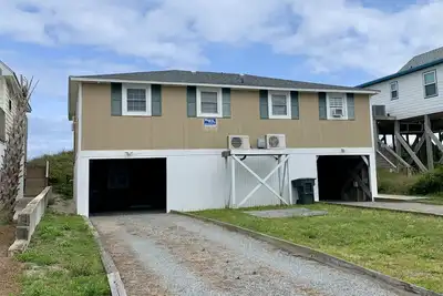 Image de Wall Cottage- North. Cozy oceanfront duplex with covered deck and ocean views