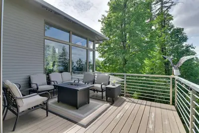Image de Happy Valley Home w\/ City & Mountain Views!