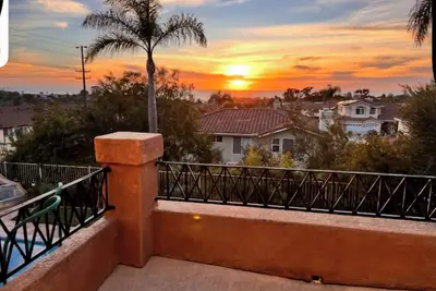 Image de > 3, 000 Sq Ft Estate in Encinitas: Ocean Views!