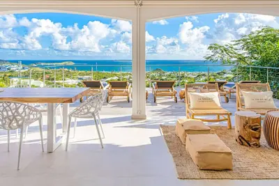 Villa Casa Del Mar, luxe et vue magique sur Orient Bay