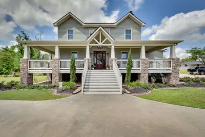 Image de Spacious Lake Charles Craftsman - Pet Friendly!