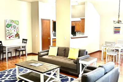 Image de Airy 4 Bedroom House by Mall