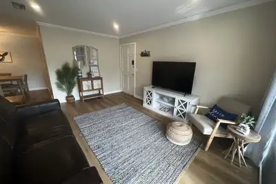 Image de Newly Renovated King Suite Condo