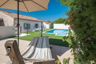 Image de Maison confortable Ă Lozari avec WiFi