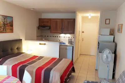 Image de Studio spacieux avec internet, classé 3 étoiles, dans résidence sécurisée