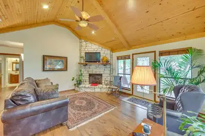 Image de Dog-Friendly Wills Point Home w\/ Grill on 10 Acres