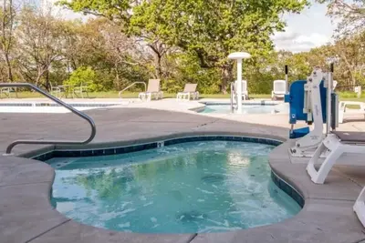 Crowne View Heights - 2 Bedroom