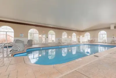 Surrey Vacation Resort - Studio