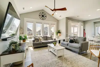 Image de Modern Surf City Beach House w/ Hot Tub!