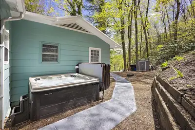 Image de Boone Vacation Rental w/ Private Hot Tub & Deck