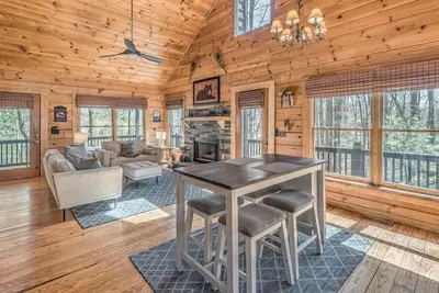 Image de Copper Ridge Hideaway - Dog Friendly | Pac Man Arcade Game | Hot Tub