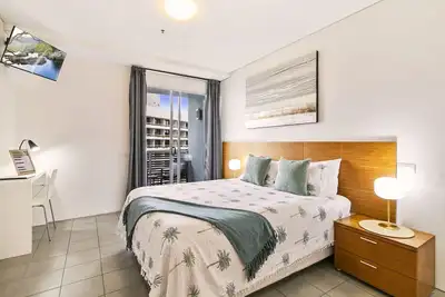 Image de 2br Stylish Getaway@Harbour Lights Cairns Sleeps 6