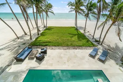 Image de Serenity | Luxury Beachfront Vacation Paradise w/ Pool, Hot Tub & More | Sleeps 12