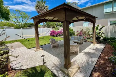 Image de Coastal Hideaway – Walk to Beach, Dog-Friendly w/ Gazebo & Gourmet Kitchen!