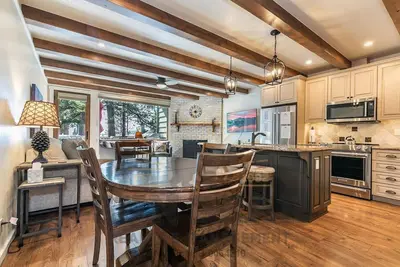 Image de Gorgeous Condo with Beach Access! (La99945)