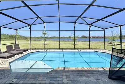 Image de 211mcv: Huge 6 En Suite Pool Home! 2 King Suites Sleeps 12!