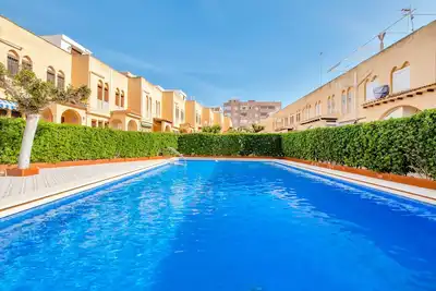 Image de Maison de vacances \"Torrevieja La Mata\" près de la plage avec piscine partagée et Wi-Fi