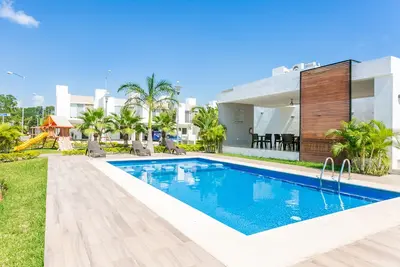 Image de Maison dans le privé Altus Il - Piscine privée