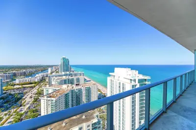 Image de Luxury Condo with Beach Access