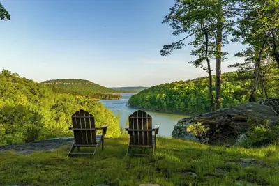 Image de Secluded Peninsula w/ Lake Access and Waterfalls