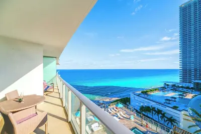 Image de Beachfront Condo w/ Ocean Views