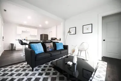 Image de 2r · Renovated brand new 2br listing