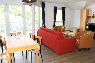 Image de 16 Schöne 3-raum-ferienwohnung mit Balkon - Appartementhaus mit Balkon im Ostseebad Göhren (hm-10