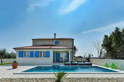 Image de Villa with pool, sandy beach, garden - Traveler Reiseburo Krk - Id 2384