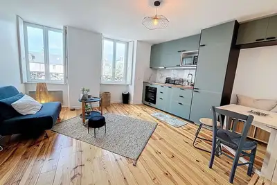 Image de Appartement rénové, 1 chambre, 300m de la gare, près du centre de Granville