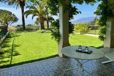 Image de Splendide appartement avec piscine et jardin face à la mer