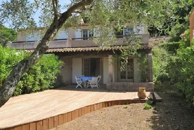 Image de Mas rénové 2 chambres avec piscine à 1km de la plage de Gigaro