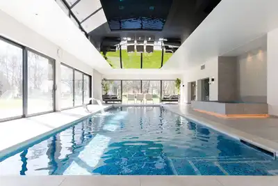Image de Luxury Cedar Lodge & Pool House