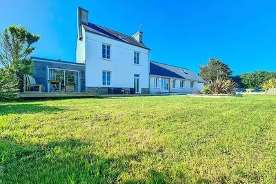Image de Brand new for 2023. Country house, minutes from the beaches.