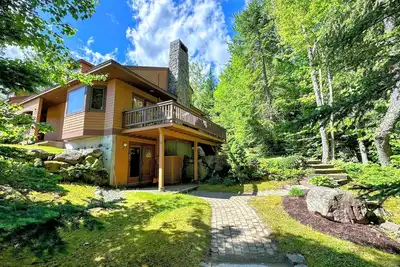 Image de Fc43 Renovated cozy spacious cottage with Ac, air hockey, wifi close to ski trails!