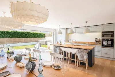 Image de Seastar, pet friendly, with hot tub in Rock