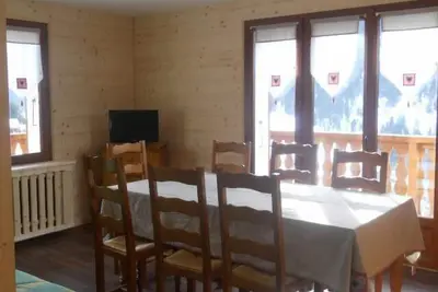 Image de 200m du centre station, 2ème étage, balcon, télévision, 80m², Châtel
