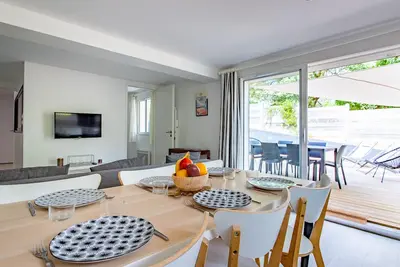Image de Appartement avec terrasse 2min à pied de la plage et 5 minutes des commerces