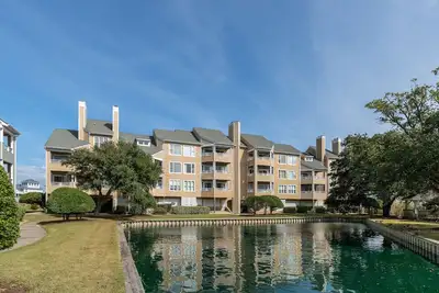 Image de Pirates Cove, Flex Stay, Waterfront, Beautifully decorated, Comm Pool, Pc0522