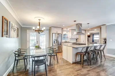 Image de Newly Renovated, 1 block from Bgsu, spacious and comfortable