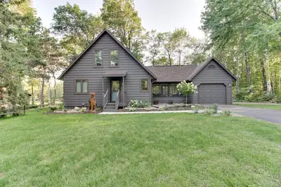 Image de Breezy Point Cabin: Deck w/ Golf Course Views!