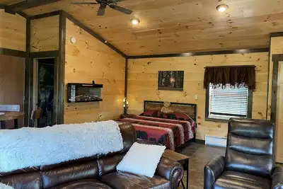 Image de Lily Pad: Cozy Cabin with Unique Charm overlooking small pond on our property.