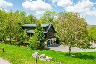 Image de Montana East | Stunning Cabin, Mountain Views!