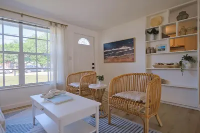 Image de Venice Villa - Minutes to Beaches + Pool