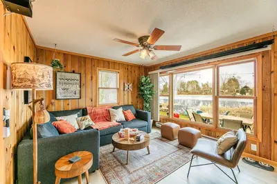 Image de Lakefront, wildlife Cabin retreat - Pelican Bay Cabin