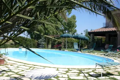Image de Il Bagolaro Marvellous swimming pool diving board private apartment and garden