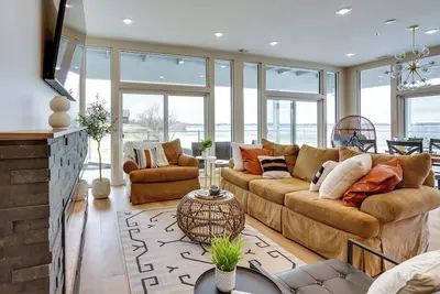 Image de Waterfront Watertown Condo w/ Patio & Pool Access!
