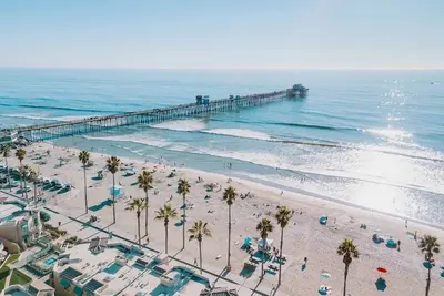 Image de Hottest Neighborhood! Walk to Beach!