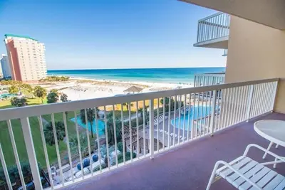 Image de Pelican Beach 0616 (2-Bedroom Condo) by Pelican Beach Management