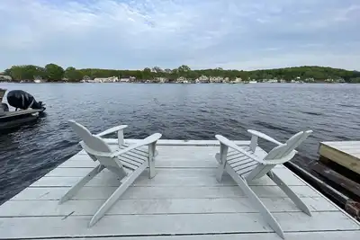 Image de Lakefront cabin with dock slip