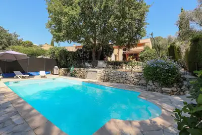 Image de Maison calme absolu 3chambres 4 lits, piscine & tennis
